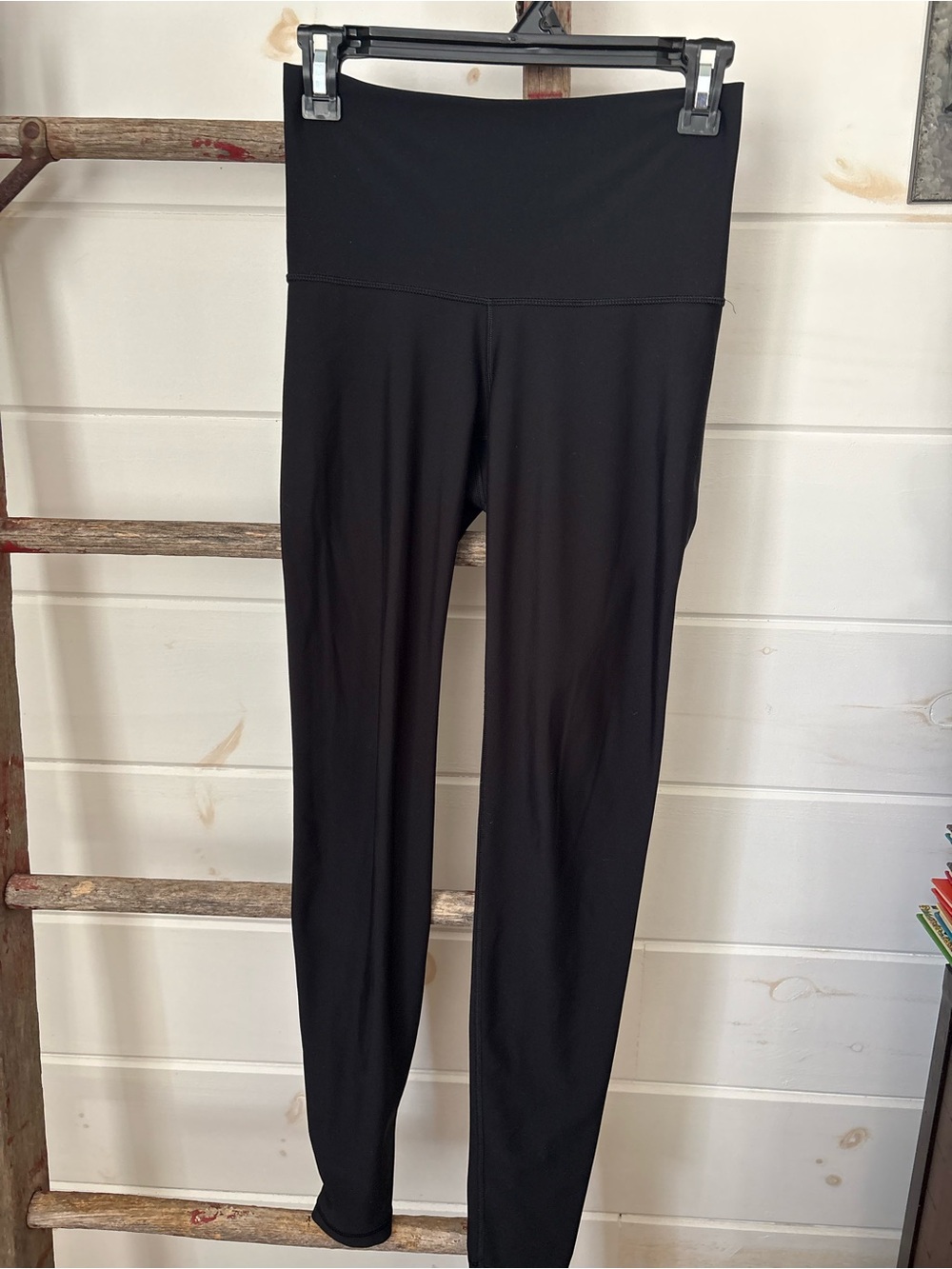 Old Navy Black High-Rise Leggings — Everyday Stretch